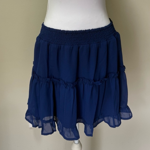 LE LIS COLLECTION BLUE RUFFLE MINI  SKIRT - Picture 2 of 10